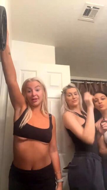 tana mongeau getting ready onlyfans livestream leaked ivixur 364x647 1