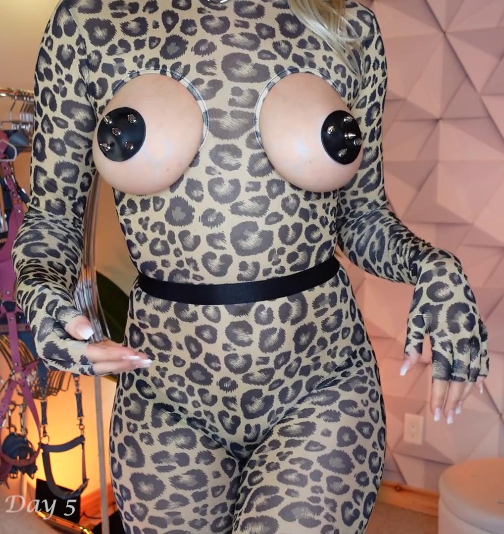 kat wonders 25 days of naughty costumes day 5 hojpud