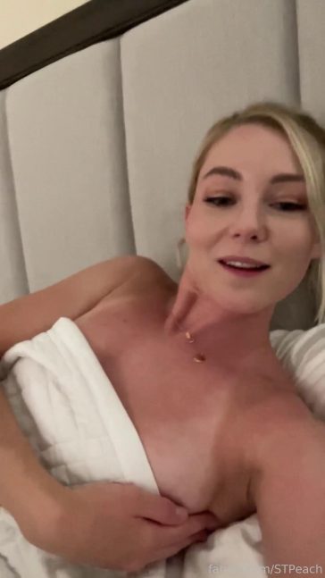 stpeach topless under the covers onlyfans video leaked dpoeat