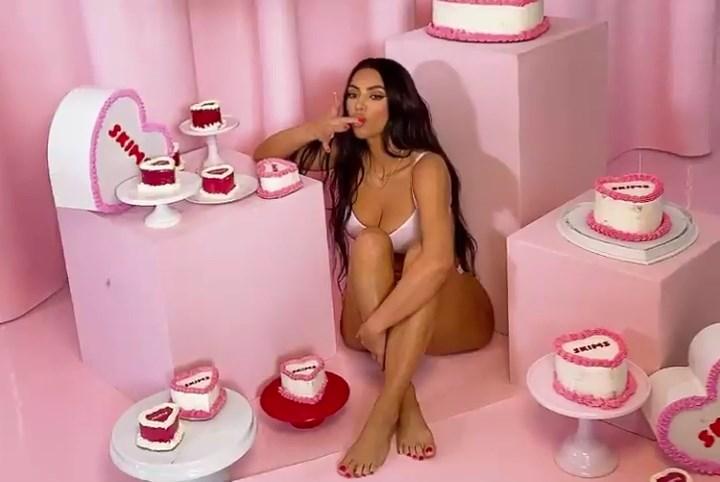 Kim Kardashian Lingerie Skims Photoshoot BTS Video Leaked 14 kim kardashian lingerie skims photoshoot bts video leaked sieypu